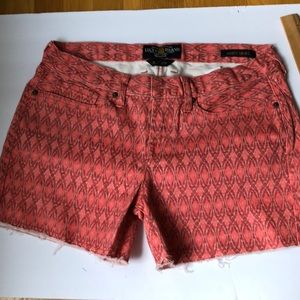 Lucky Brand Abbey Short Size 8.